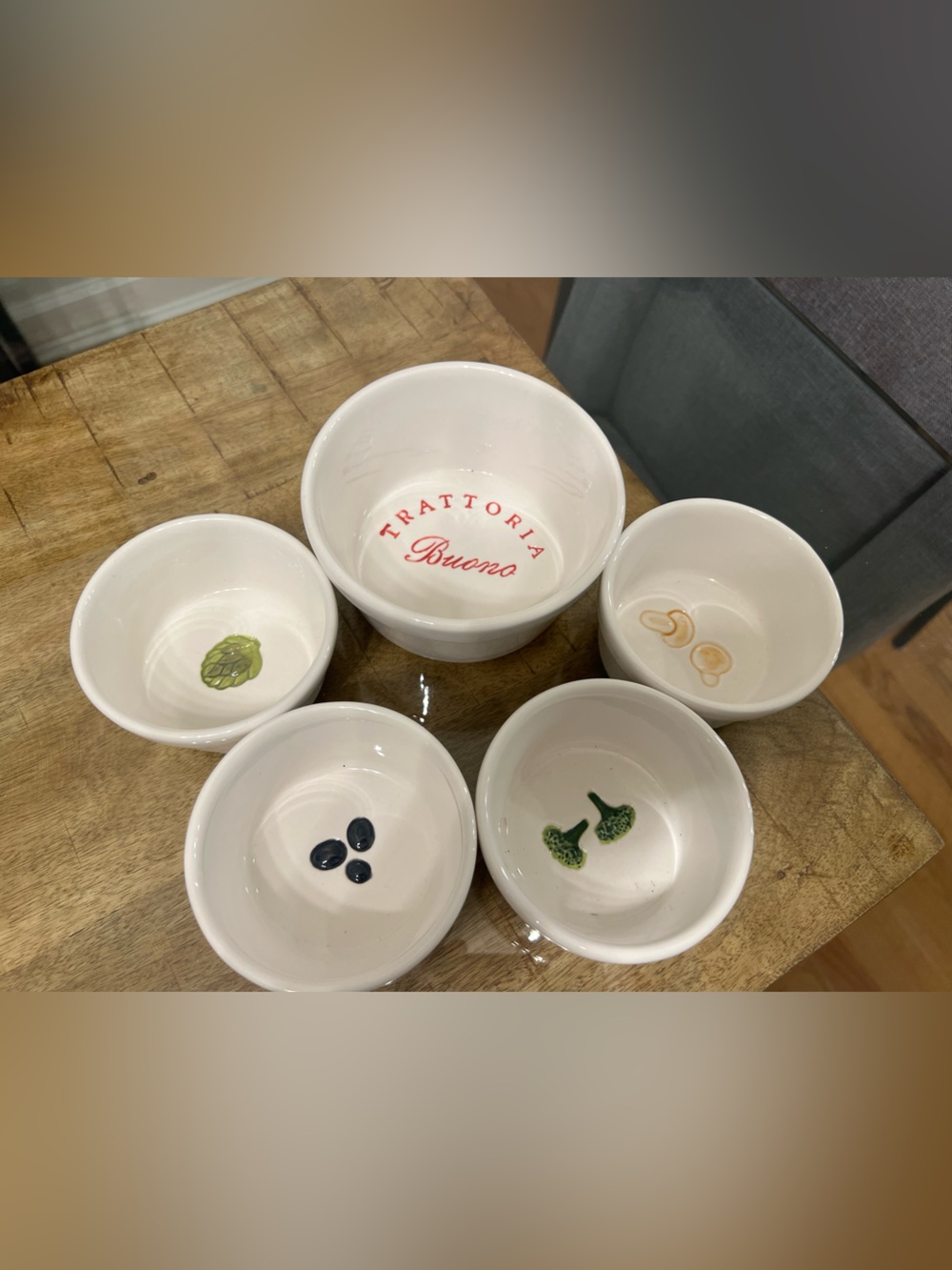 the Pottery Barn Pizza Buono Condiment Set
